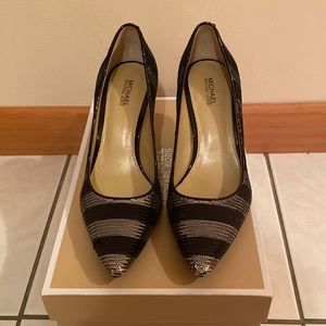 Micheal kors pumps 6.5 black & silver brand new
